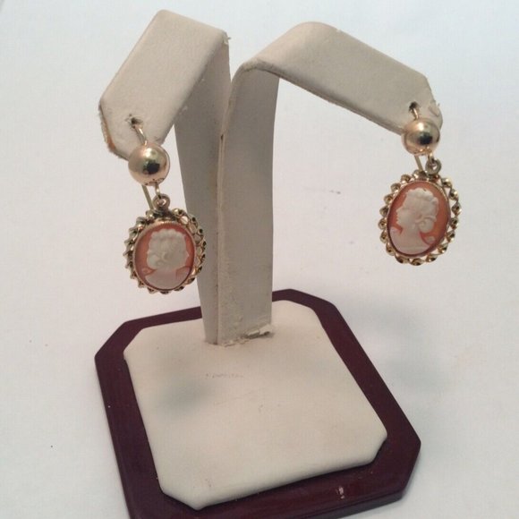 14K YELLOW Real GOLD CARVED SHELL CAMEO DROP EARRINGS 3.40gr - Picture 1 of 9